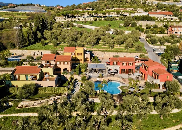 Leonardo Resort